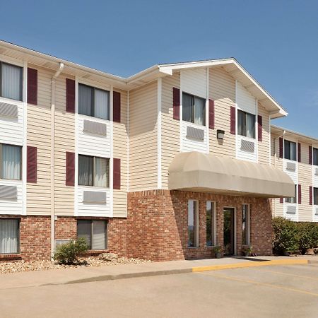 Travelodge By Wyndham Jefferson City Bagian luar foto