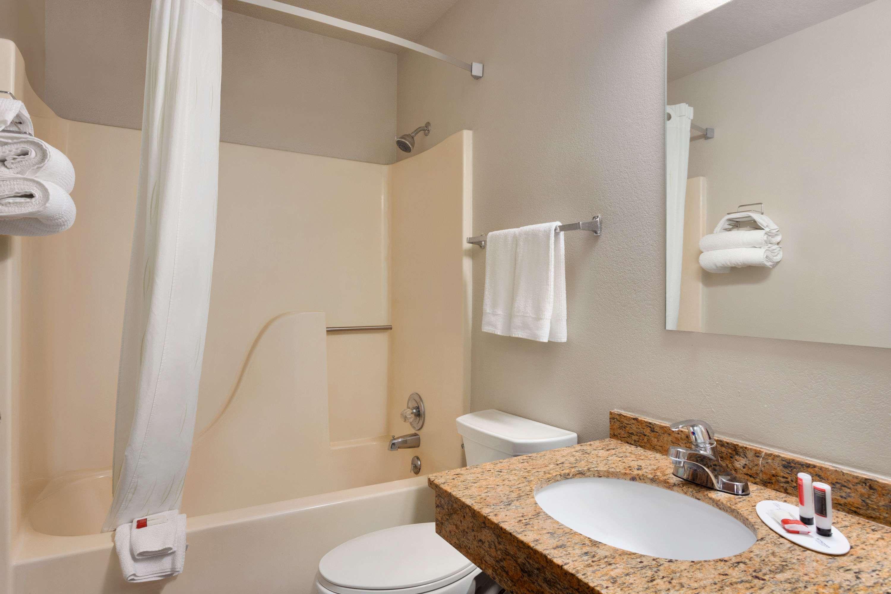 Travelodge By Wyndham Jefferson City Bagian luar foto
