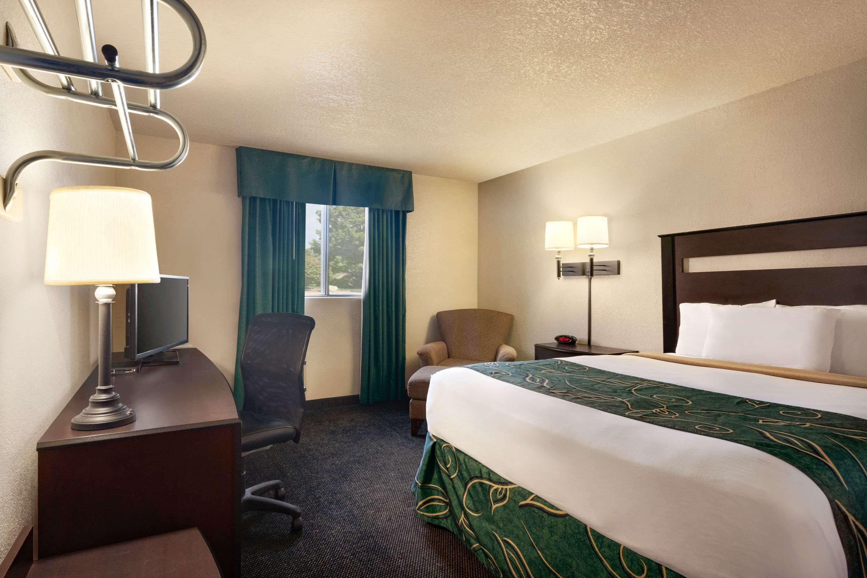 Travelodge By Wyndham Jefferson City Bagian luar foto