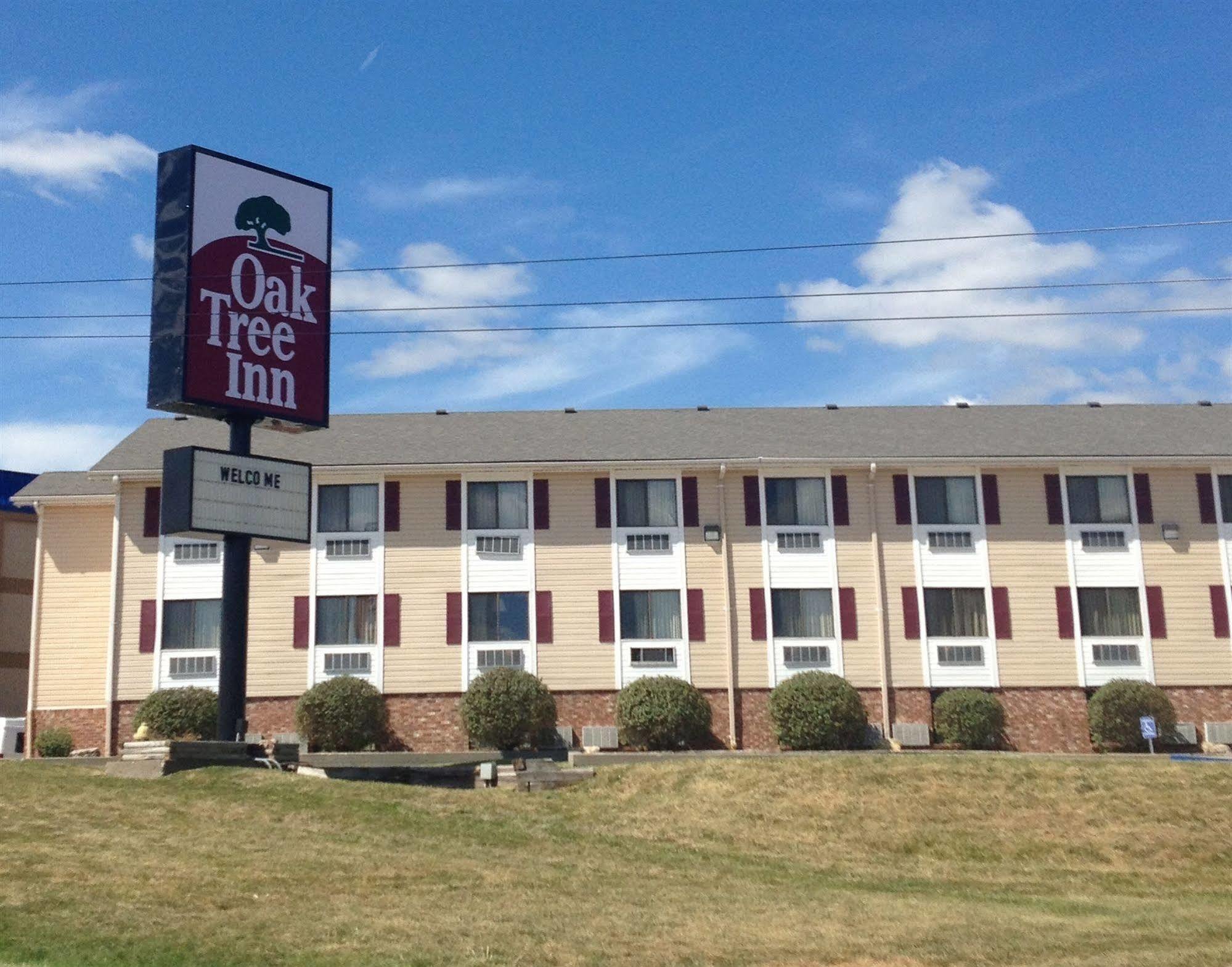 Travelodge By Wyndham Jefferson City Bagian luar foto