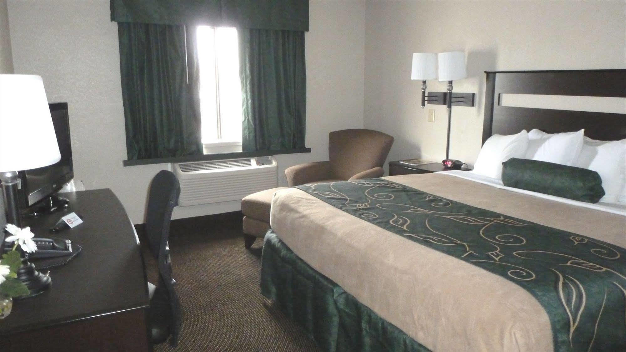 Travelodge By Wyndham Jefferson City Bagian luar foto