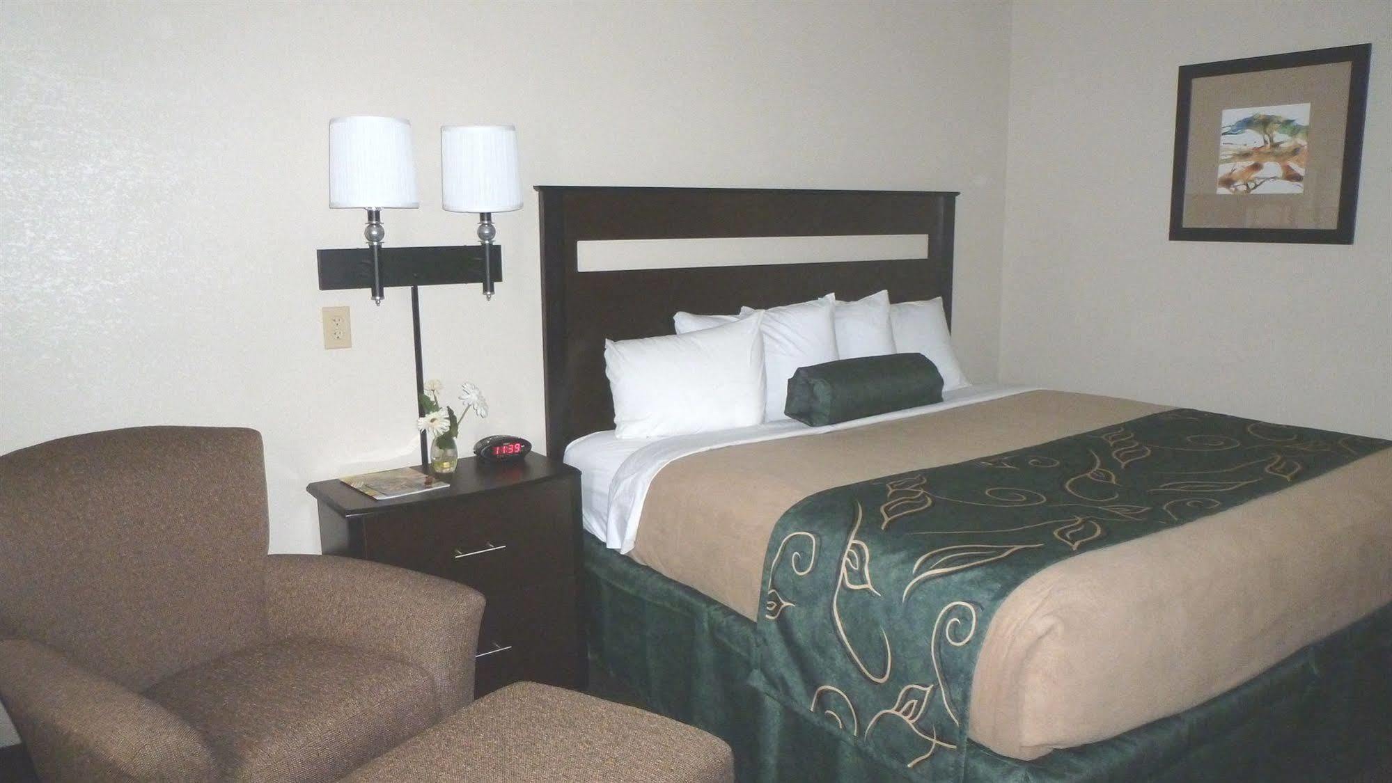 Travelodge By Wyndham Jefferson City Bagian luar foto