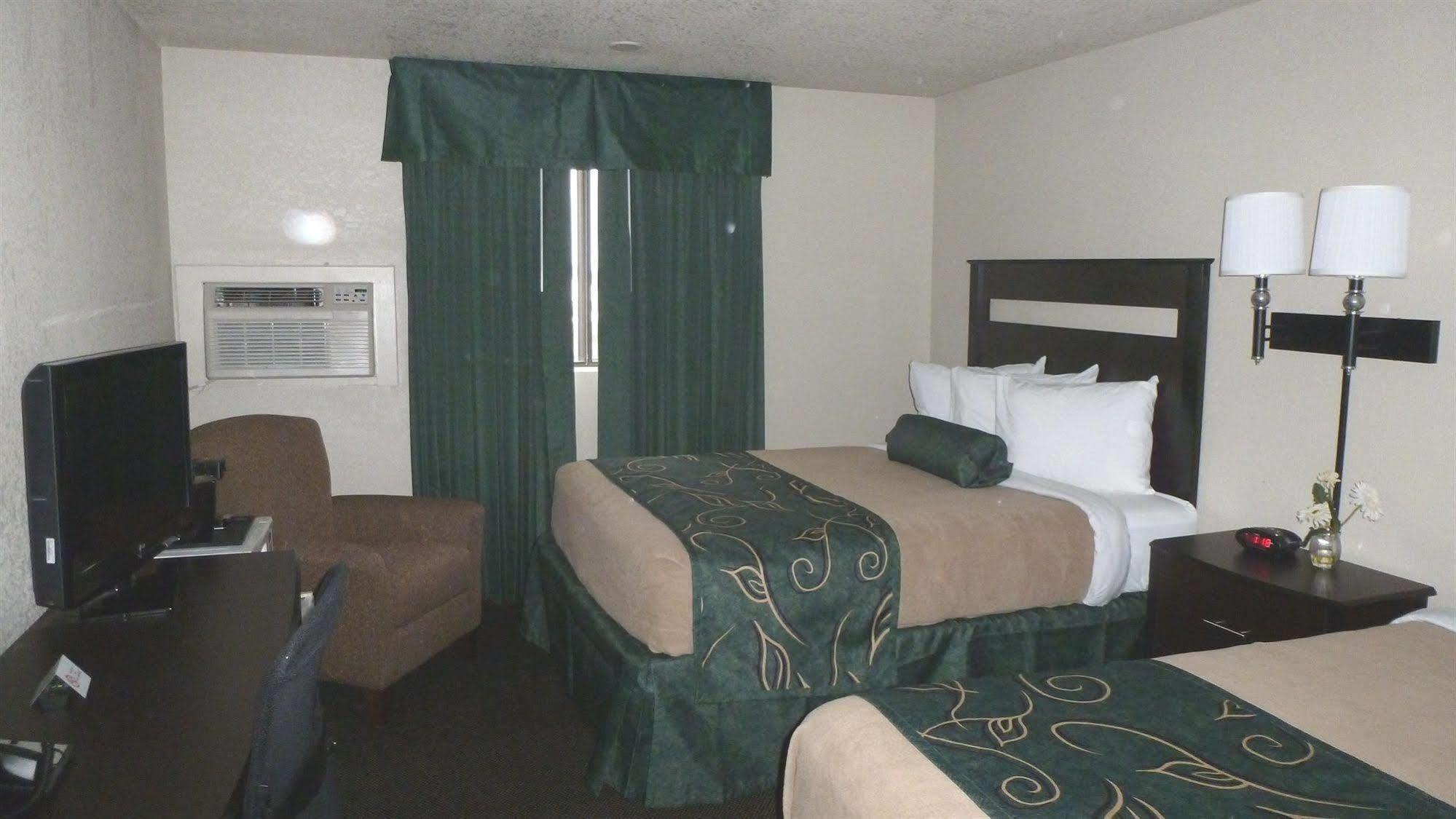 Travelodge By Wyndham Jefferson City Bagian luar foto